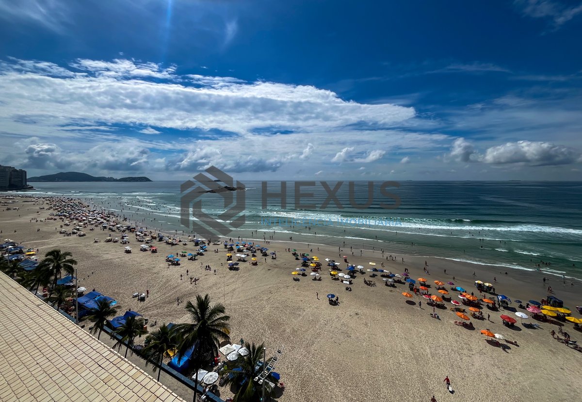 Foto 13 de Apartamento reformado frente mar com varanda na Praia das Pitangueiras, Guaruja