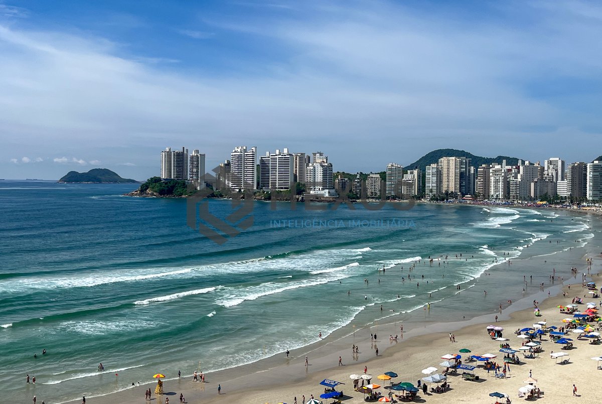 Foto 16 de Apartamento reformado frente mar com varanda na Praia das Pitangueiras, Guaruja