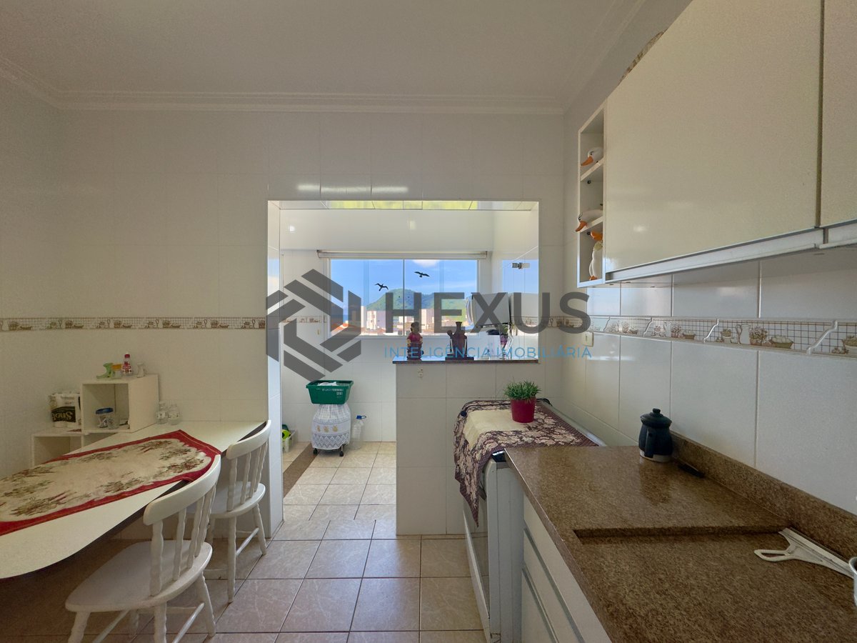 Foto 20 de Apartamento reformado com varanda e lazer na Praia das Asturias, Guaruja