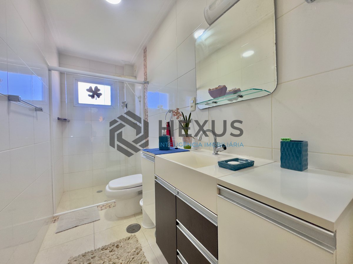 Foto 21 de Apartamento reformado com varanda e lazer na Praia das Asturias, Guaruja