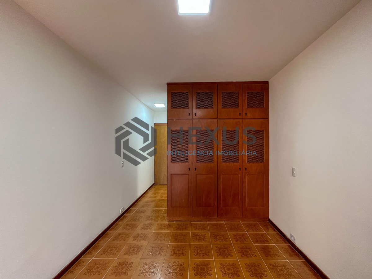Foto 19 de Apartamento com varanda vista mar a duas quadras da Praia das Pitangueiras, Guaruja