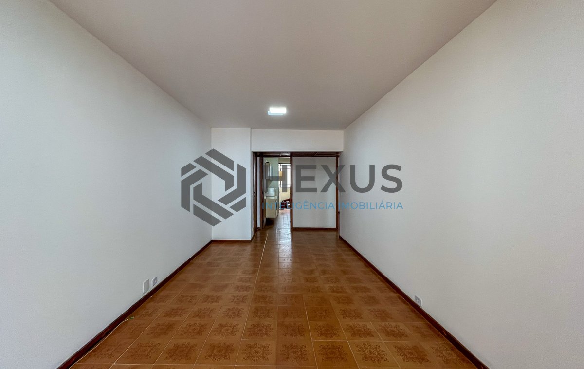 Foto 4 de Apartamento com varanda vista mar a duas quadras da Praia das Pitangueiras, Guaruja