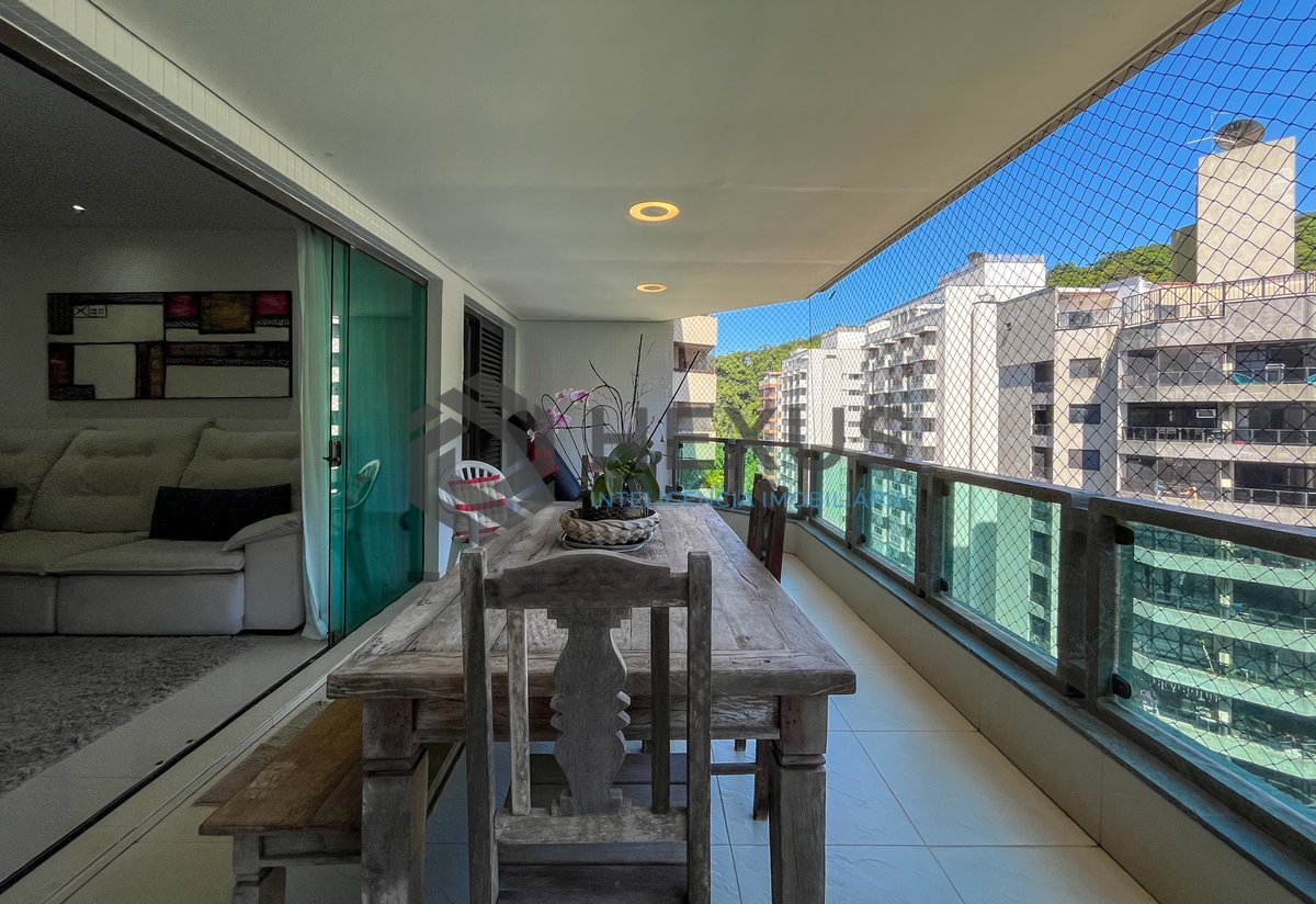 Foto 13 de Apartamento com varanda e lazer na Praia das Pitangueiras, Guaruja