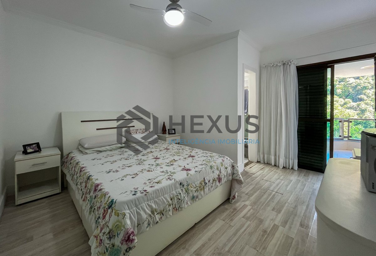 Foto 20 de Apartamento com varanda e lazer na Praia das Pitangueiras, Guaruja