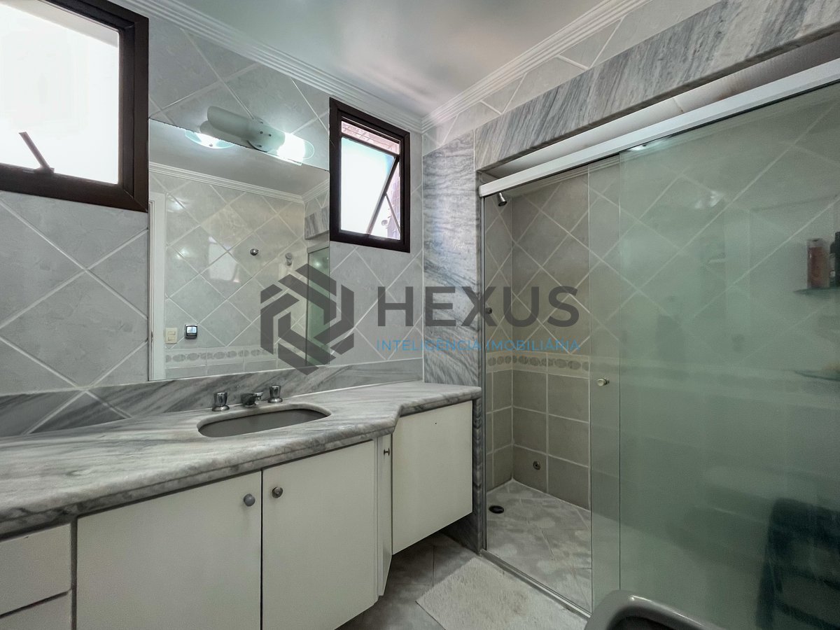 Foto 25 de Apartamento com varanda e lazer na Praia das Pitangueiras, Guaruja