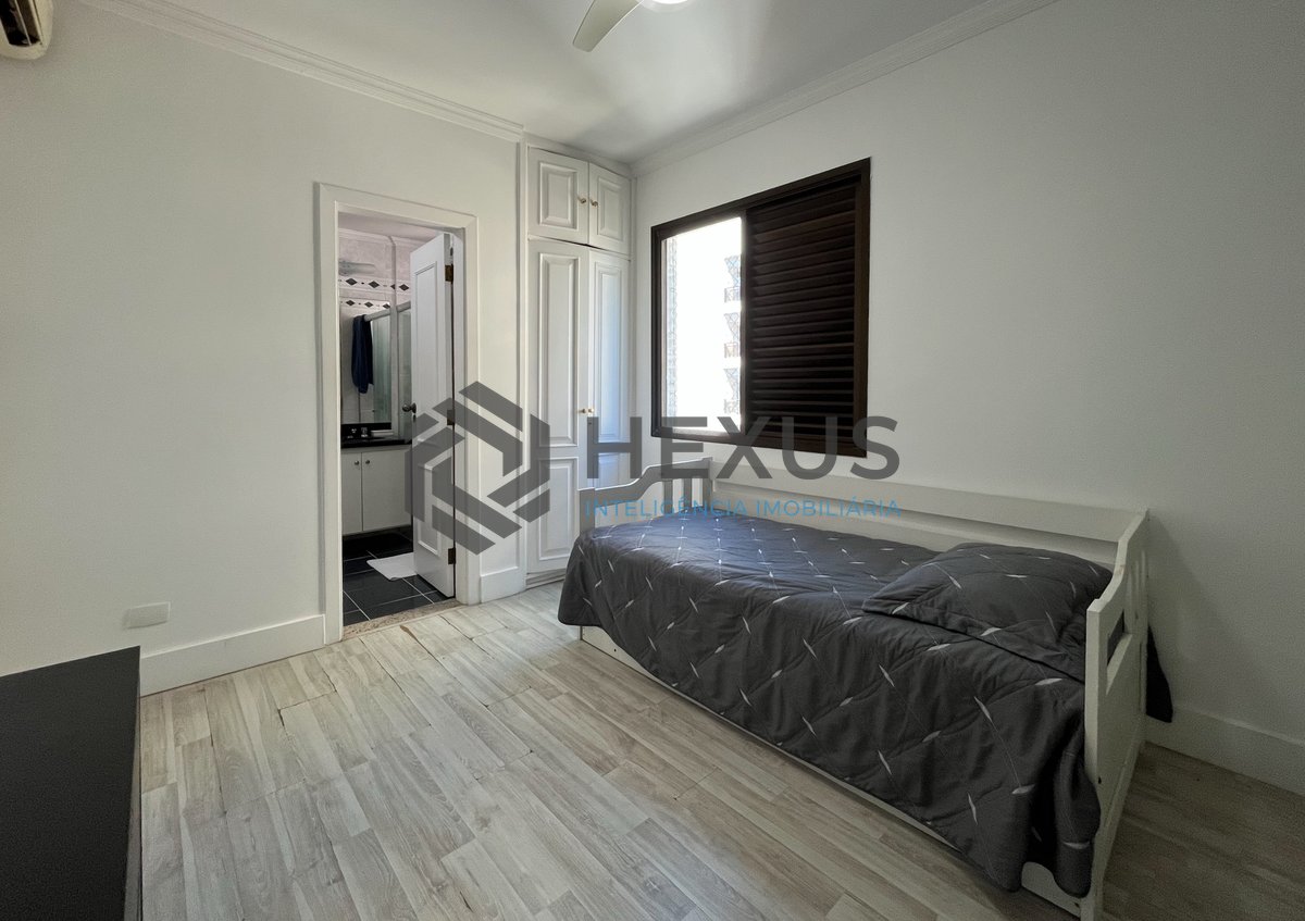 Foto 28 de Apartamento com varanda e lazer na Praia das Pitangueiras, Guaruja