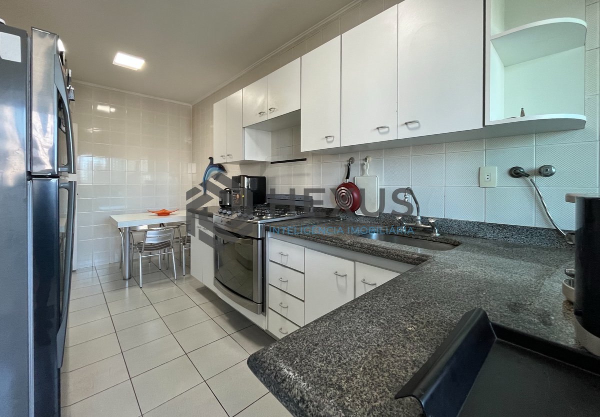 Foto 36 de Apartamento com varanda e lazer na Praia das Pitangueiras, Guaruja