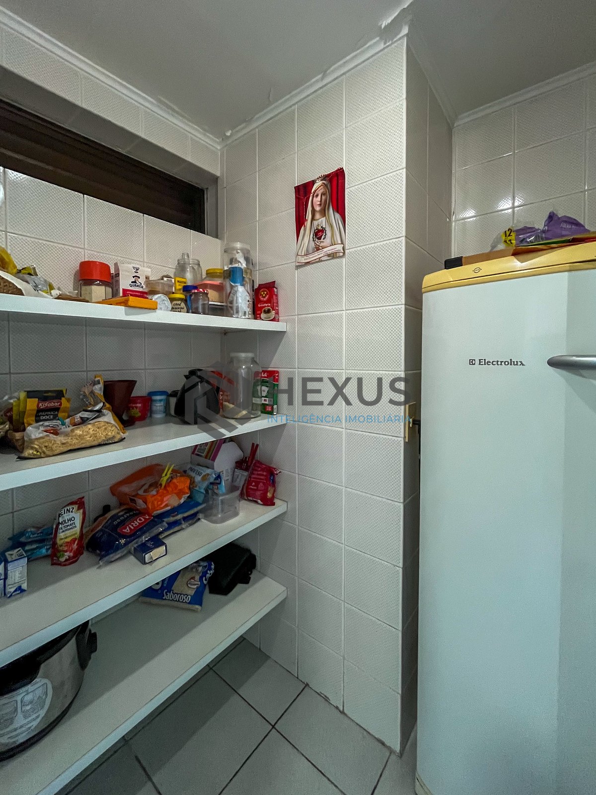 Foto 38 de Apartamento com varanda e lazer na Praia das Pitangueiras, Guaruja