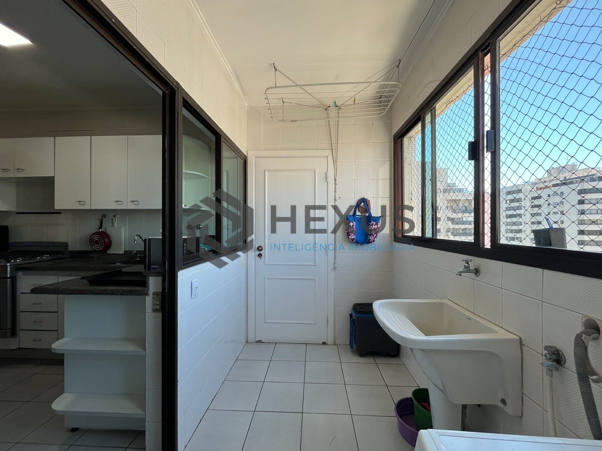 Foto 40 de Apartamento com varanda e lazer na Praia das Pitangueiras, Guaruja