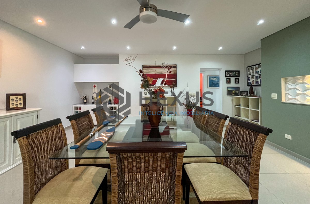 Foto 7 de Apartamento com varanda e lazer na Praia das Pitangueiras, Guaruja