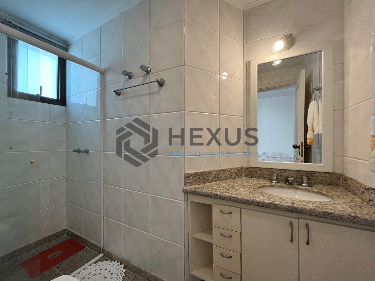 Foto 21 de Apartamento com varanda e lazer na Praia das Pitangueiras, Guaruja
