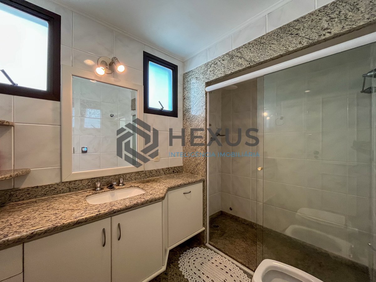 Foto 30 de Apartamento com varanda e lazer na Praia das Pitangueiras, Guaruja