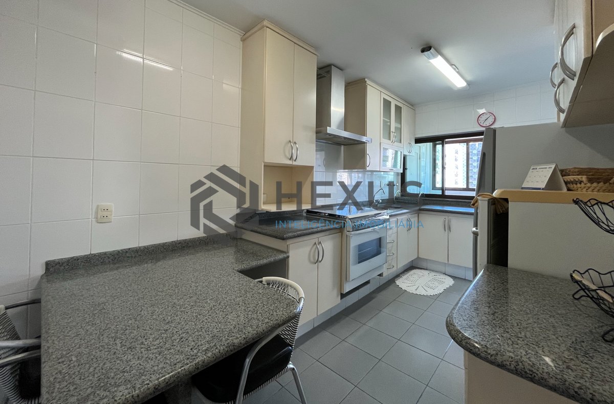 Foto 31 de Apartamento com varanda e lazer na Praia das Pitangueiras, Guaruja