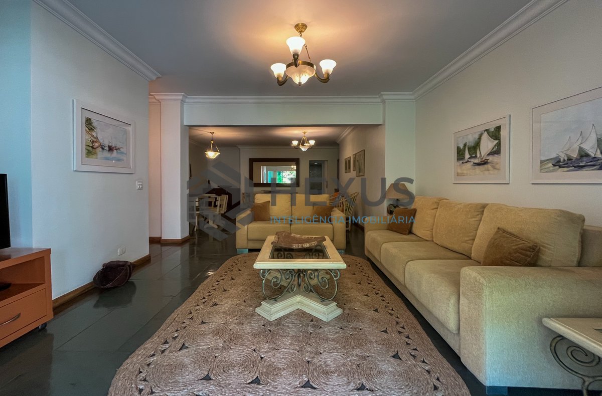 Foto 10 de Apartamento com varanda e lazer na Praia das Pitangueiras, Guaruja