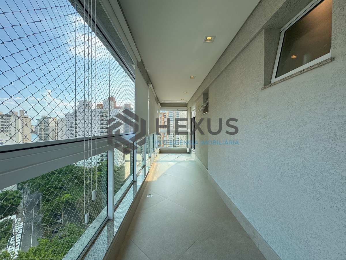 Foto 12 de Apartamento reformado com varanda gourmet e lazer na Praia das Pitangueiras, Guaruja