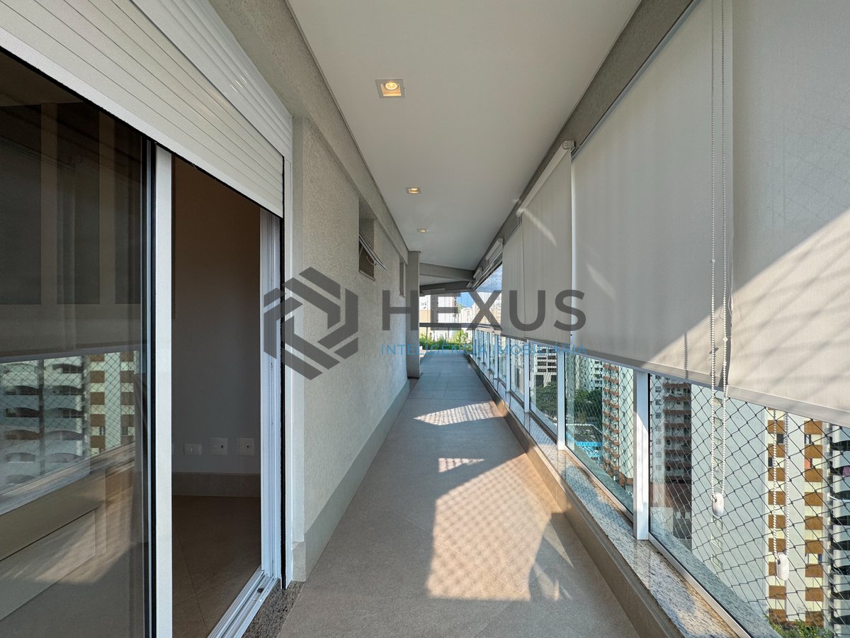 Foto 14 de Apartamento reformado com varanda gourmet e lazer na Praia das Pitangueiras, Guaruja