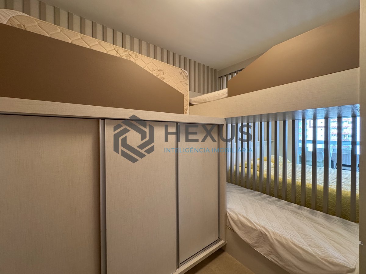 Foto 31 de Apartamento reformado com varanda gourmet e lazer na Praia das Pitangueiras, Guaruja