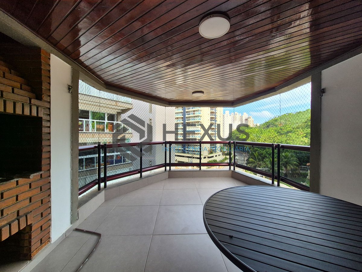 Foto 2 de Apartamento reformado com varanda gourmet e vista mar na beira mar da Praia das Asturias, Guaruja