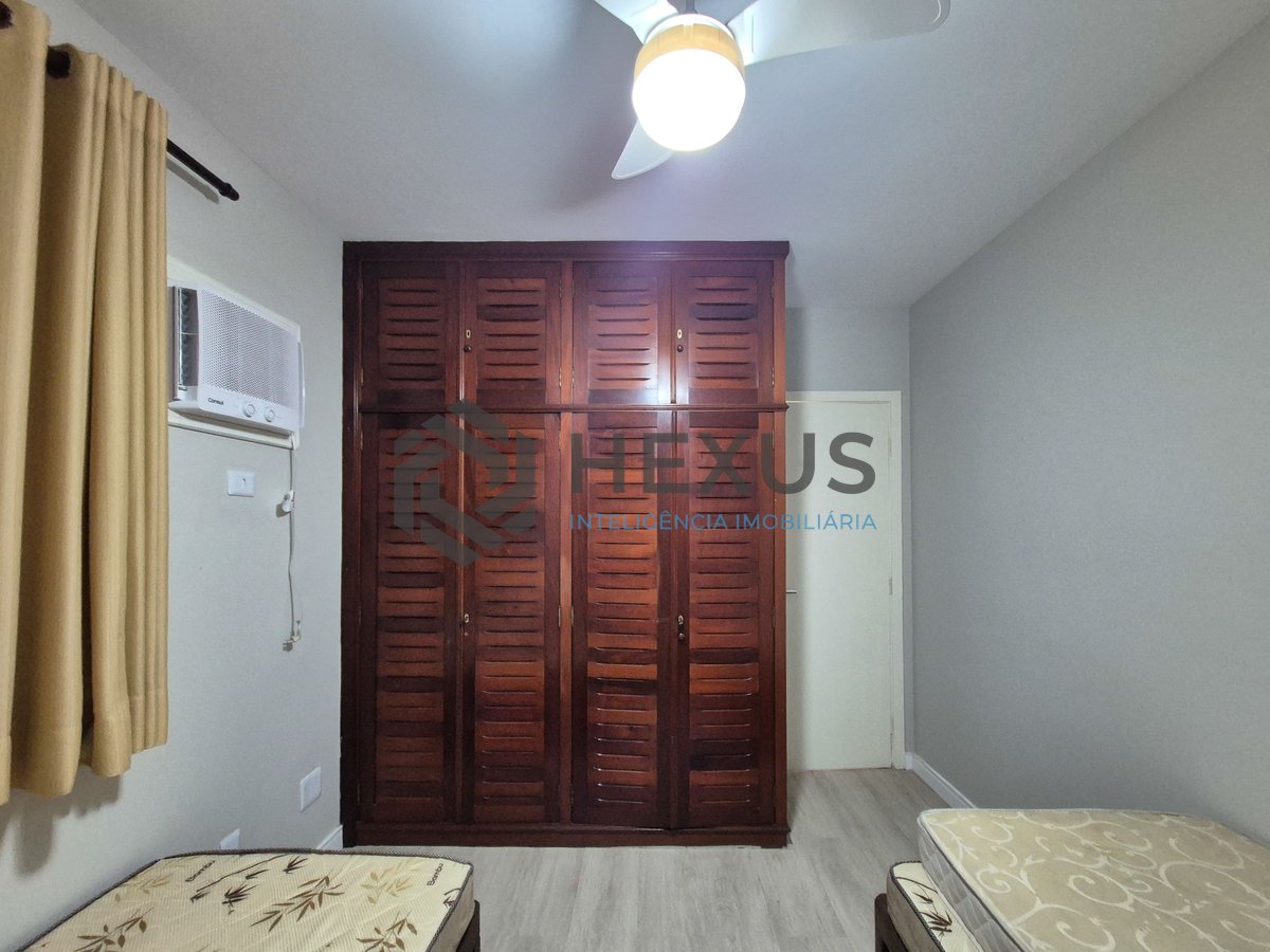 Foto 11 de Apartamento reformado com varanda gourmet e vista mar na beira mar da Praia das Asturias, Guaruja