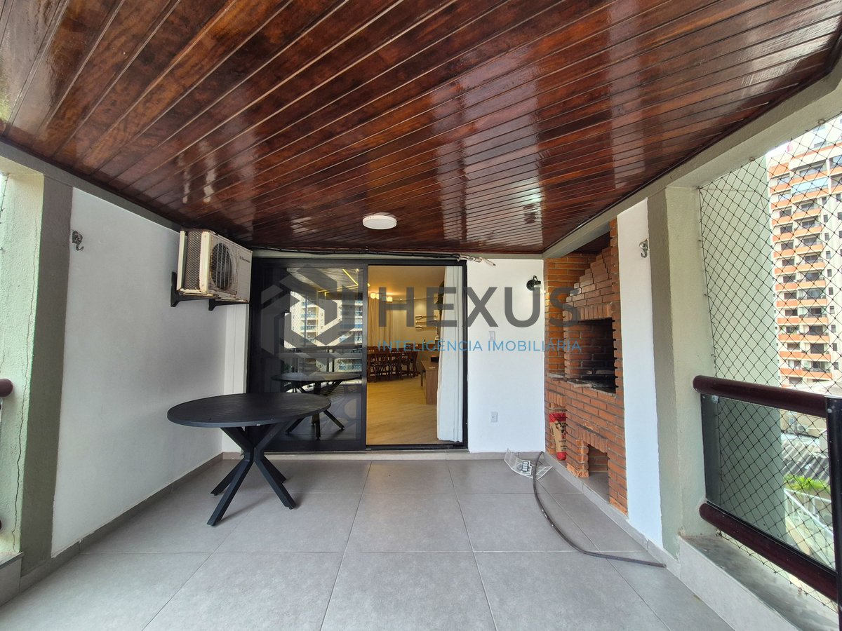 Foto 3 de Apartamento reformado com varanda gourmet e vista mar na beira mar da Praia das Asturias, Guaruja