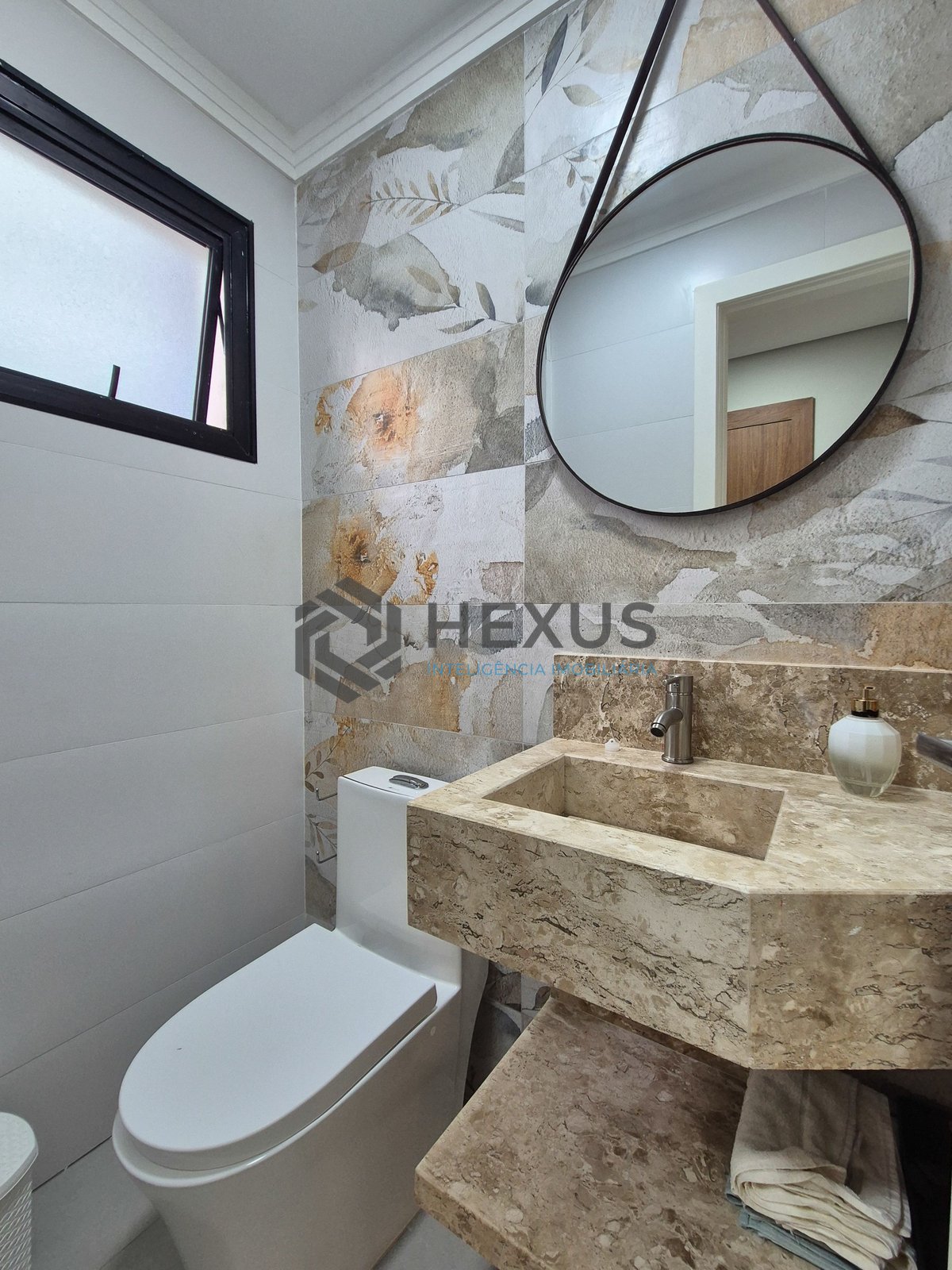 Foto 34 de Apartamento reformado com varanda gourmet e vista mar na beira mar da Praia das Asturias, Guaruja