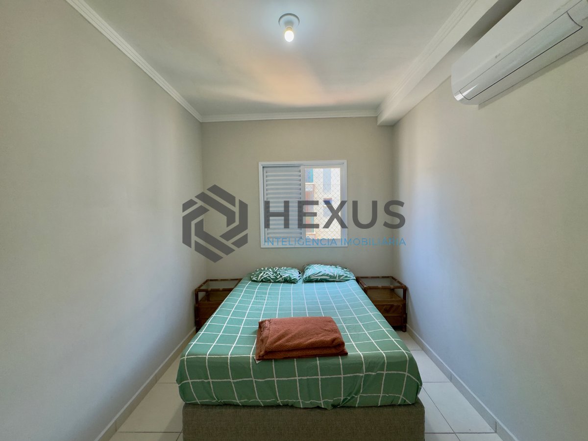 Foto 25 de Apartamento reformado com varanda e lazer na Praia da Enseada, Guaruja