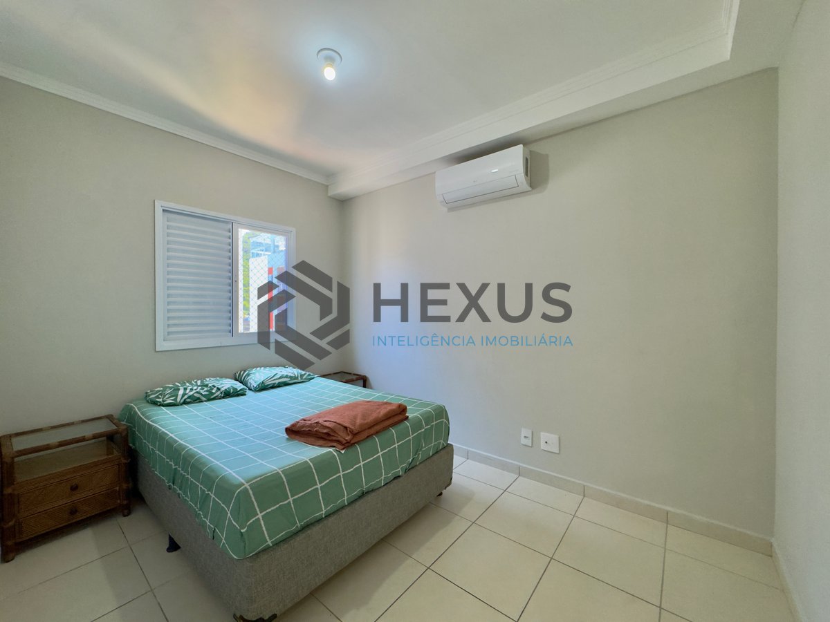 Foto 26 de Apartamento reformado com varanda e lazer na Praia da Enseada, Guaruja