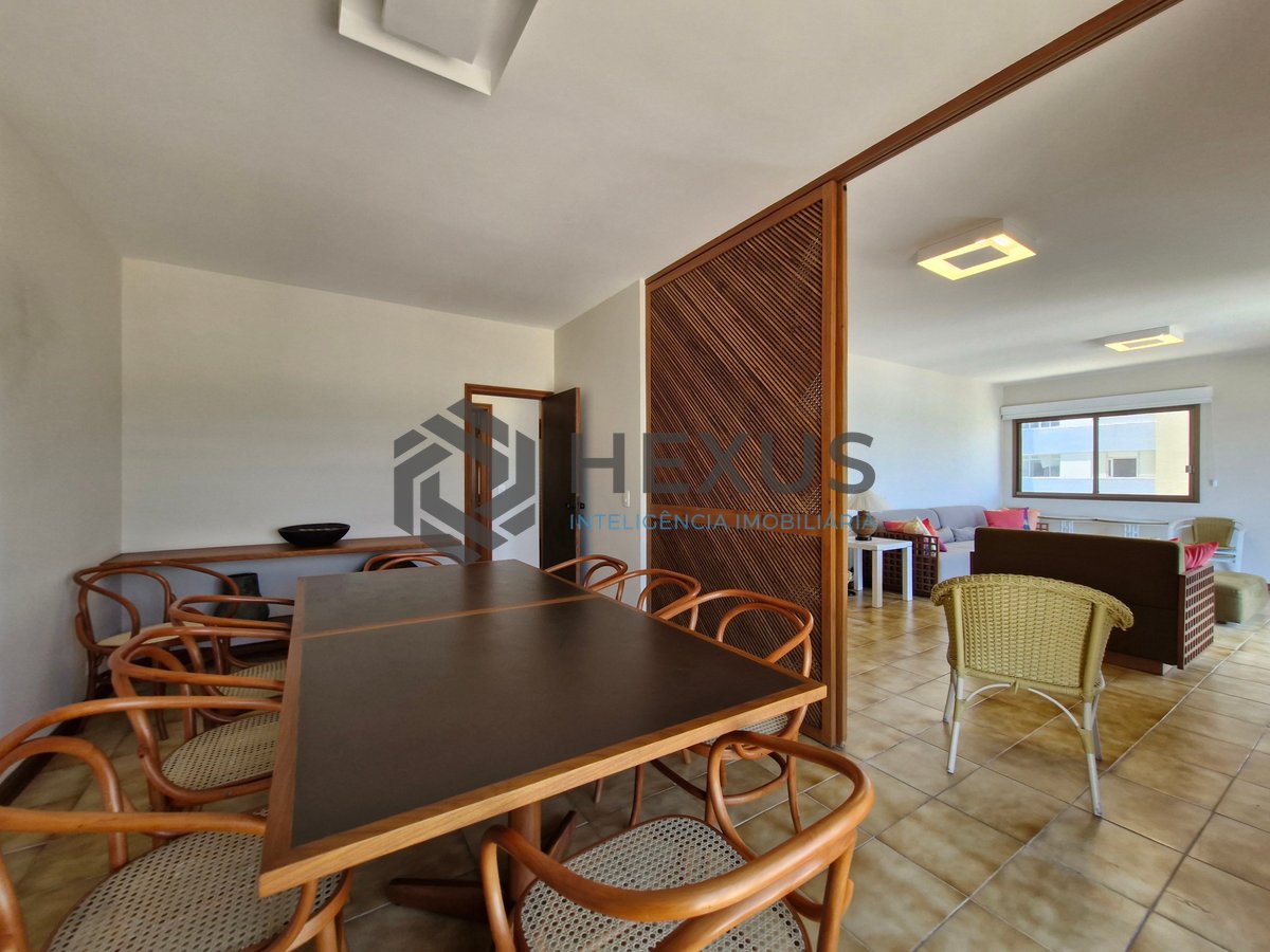Foto 12 de Apartamento reformado frente mar com varanda e lazer na Praia das Pitangueiras, Guaruja