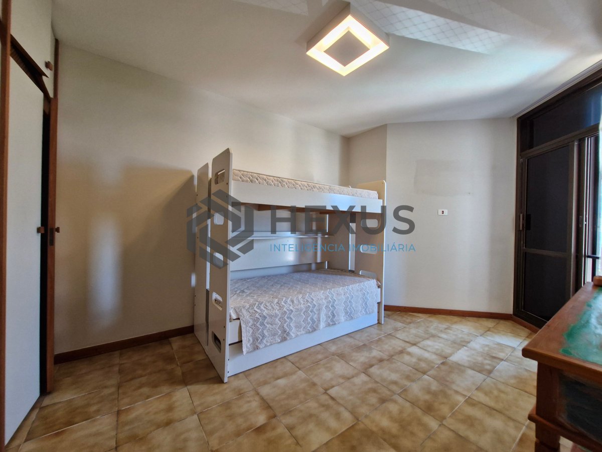 Foto 27 de Apartamento reformado frente mar com varanda e lazer na Praia das Pitangueiras, Guaruja