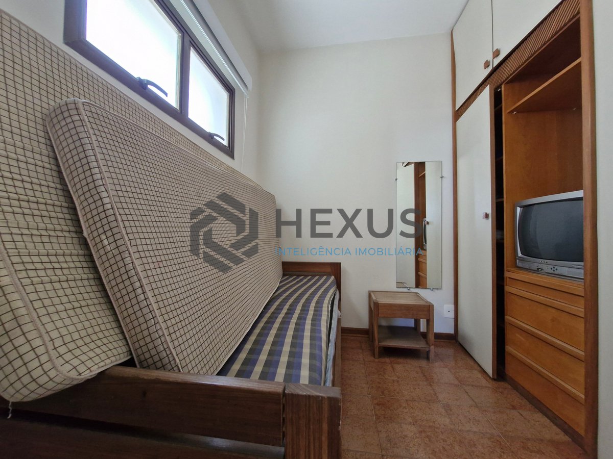 Foto 44 de Apartamento reformado frente mar com varanda e lazer na Praia das Pitangueiras, Guaruja