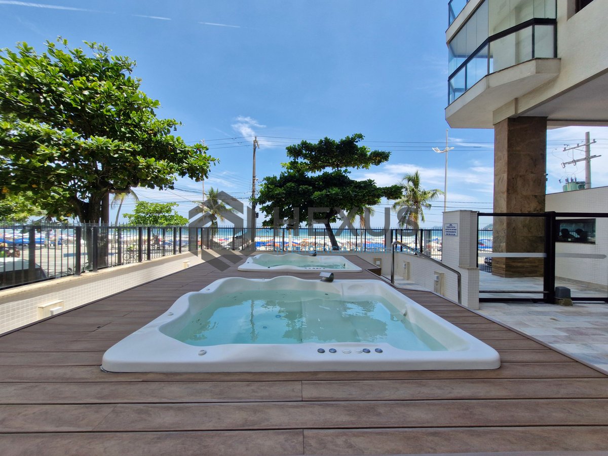 Foto 49 de Apartamento reformado frente mar com varanda e lazer na Praia das Pitangueiras, Guaruja