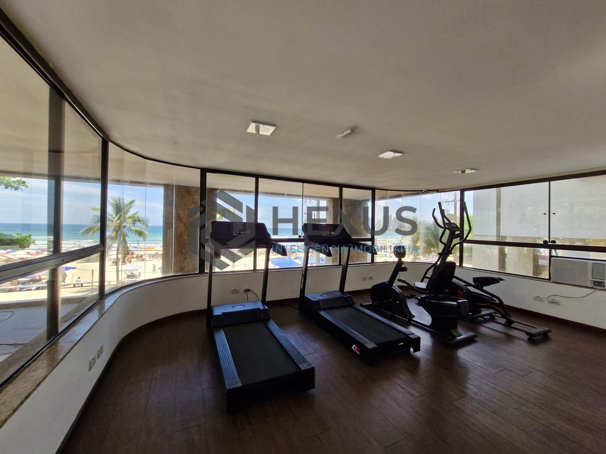 Foto 52 de Apartamento reformado frente mar com varanda e lazer na Praia das Pitangueiras, Guaruja
