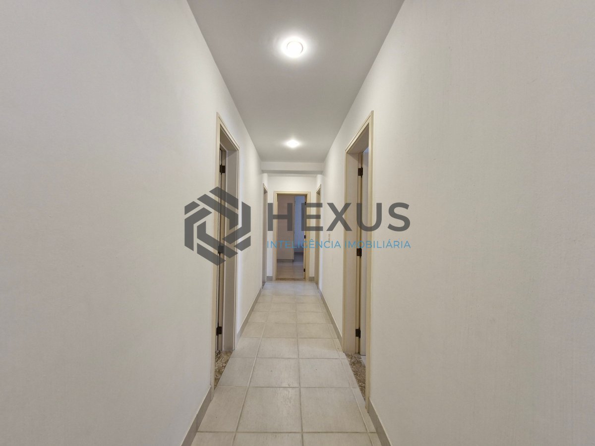 Foto 14 de Apartamento reformado frente mar com varanda e lazer na Praia das Pitangueiras, Guaruja