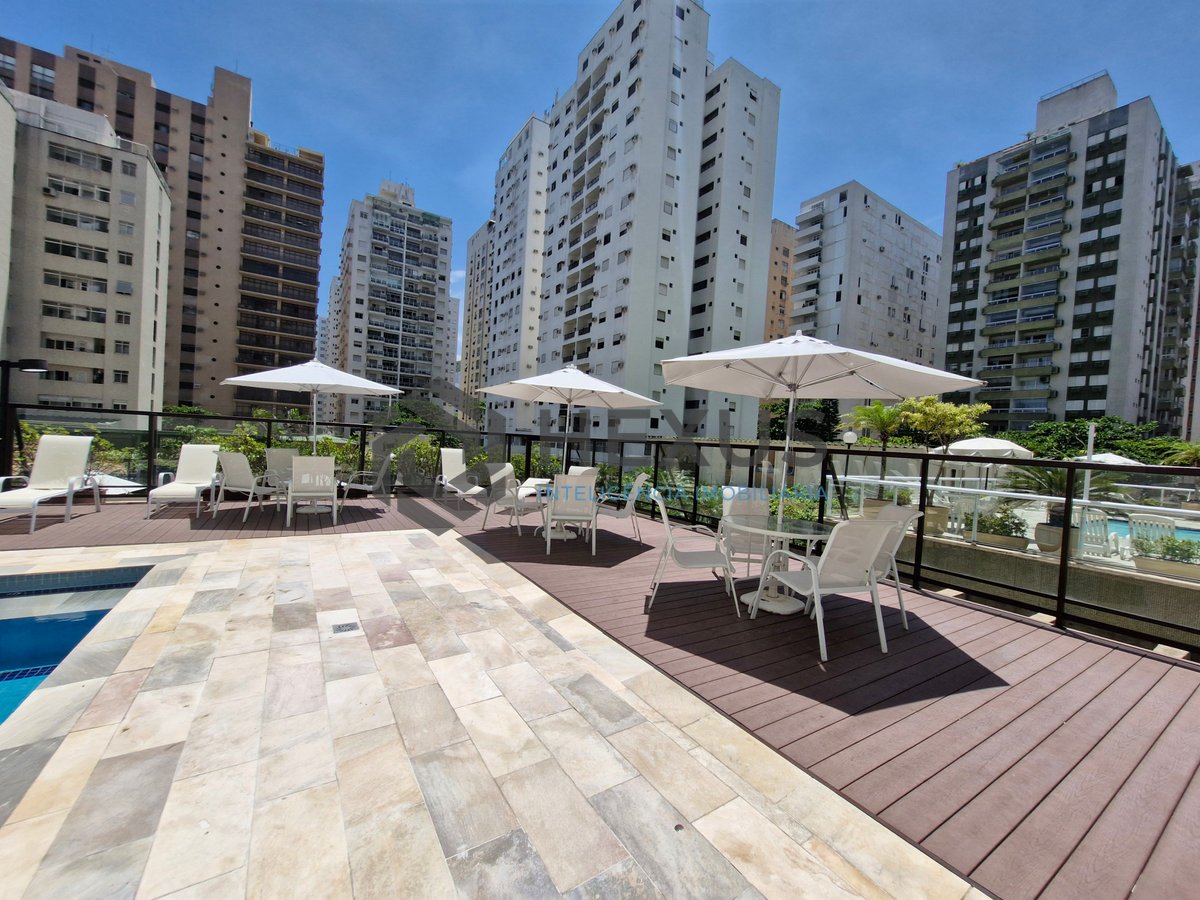 Foto 44 de Apartamento reformado frente mar com varanda e lazer na Praia das Pitangueiras, Guaruja