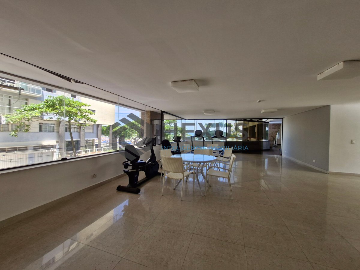 Foto 50 de Apartamento reformado frente mar com varanda e lazer na Praia das Pitangueiras, Guaruja