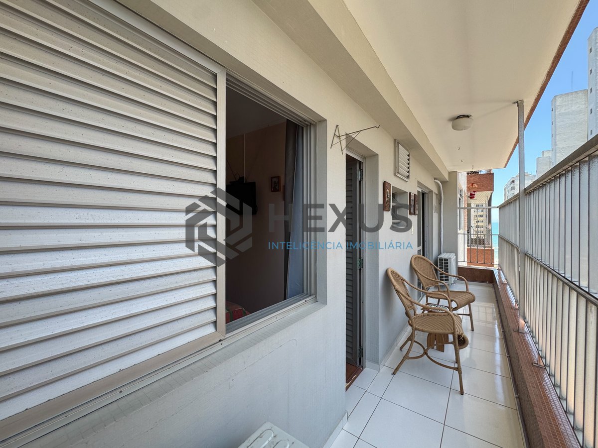 Foto 13 de Apartamento com varanda e vista mar na Praia das Pitangueiras, Guaruja