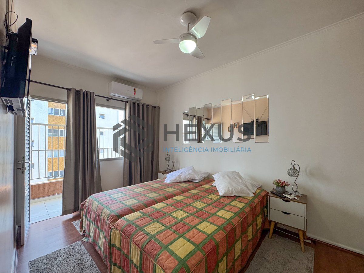 Foto 17 de Apartamento com varanda e vista mar na Praia das Pitangueiras, Guaruja