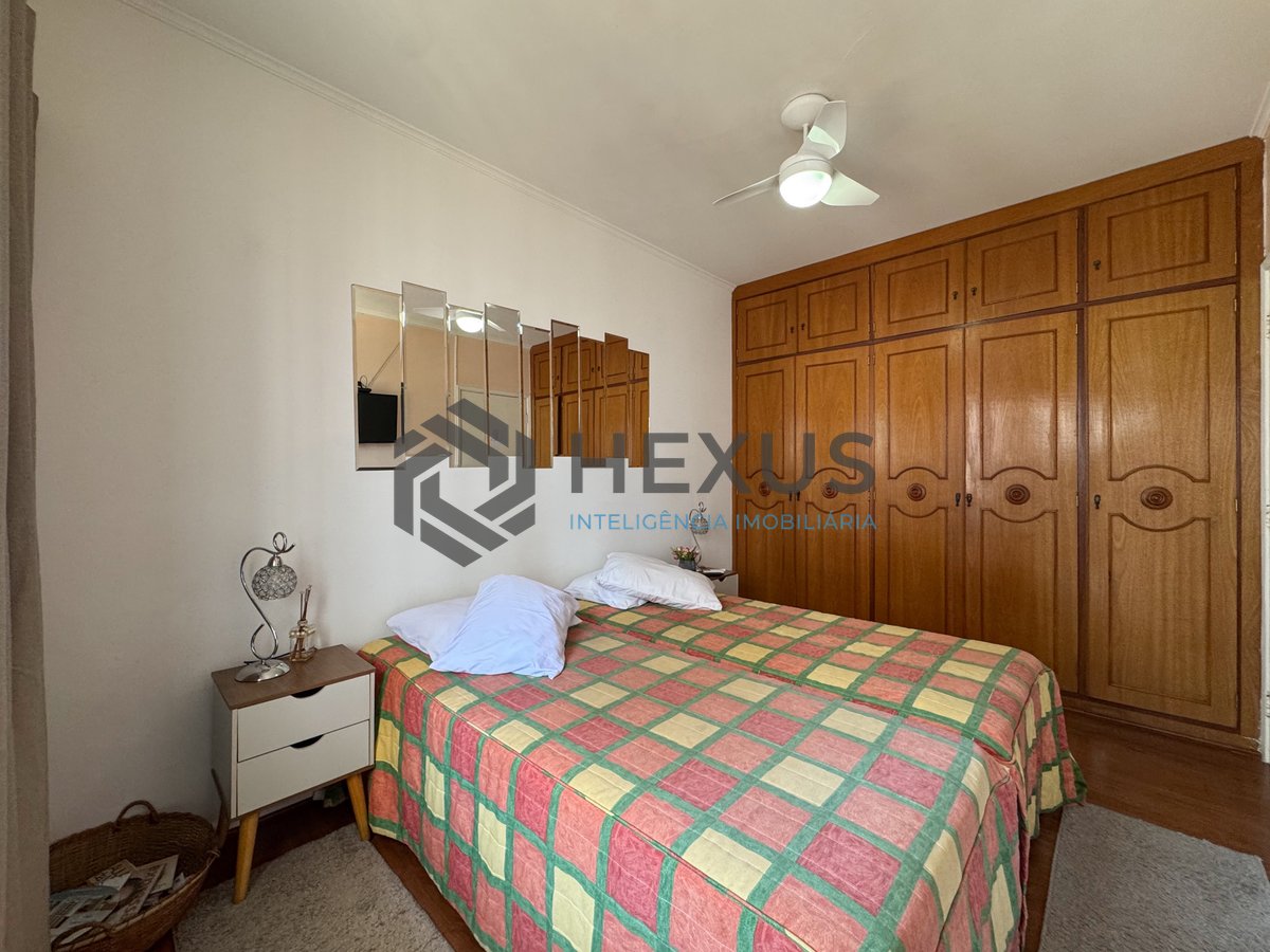 Foto 21 de Apartamento com varanda e vista mar na Praia das Pitangueiras, Guaruja