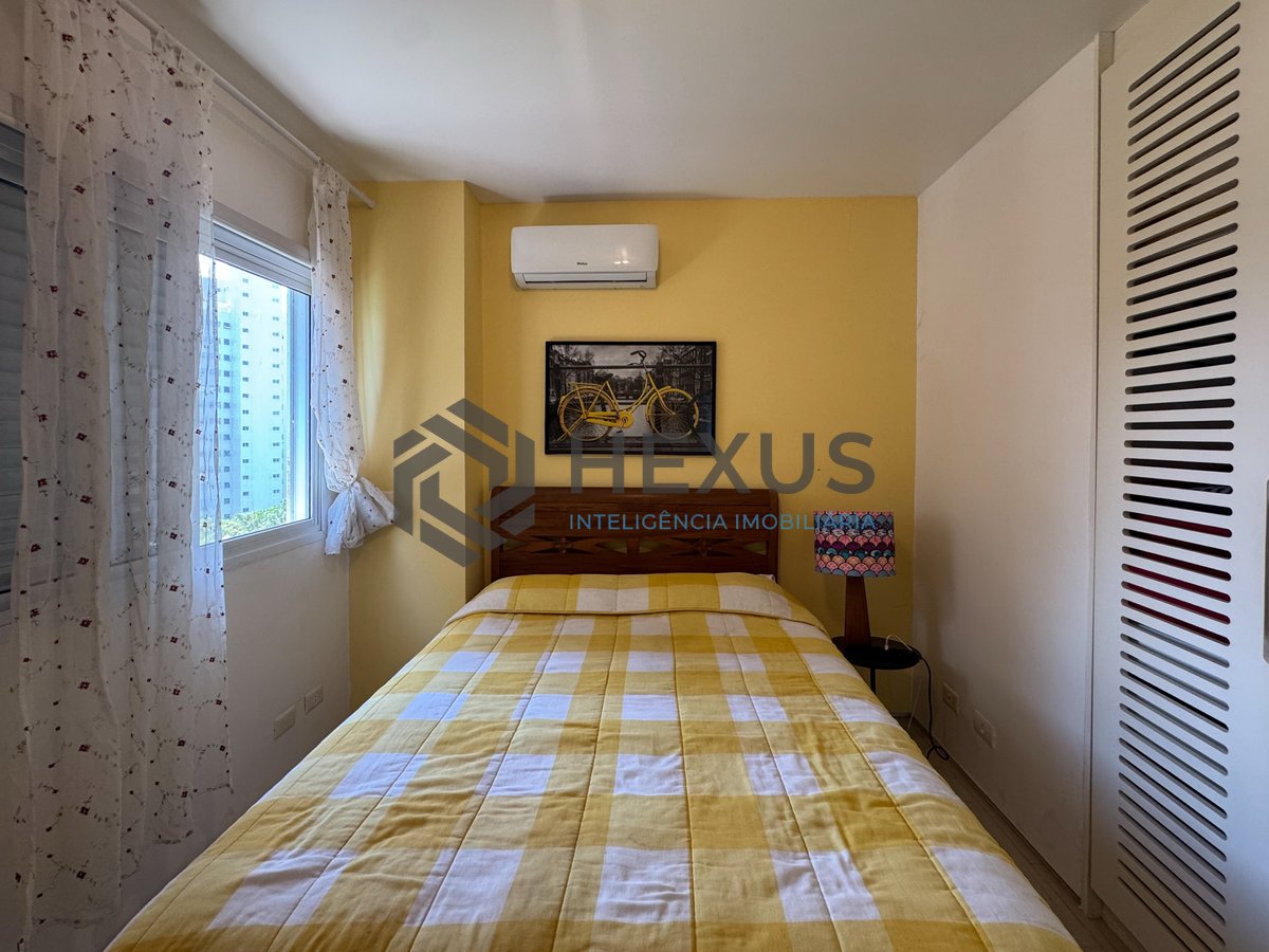 Foto 30 de Apartamento reformado frente mar com varanda na Praia das Pitangueiras, Guaruja