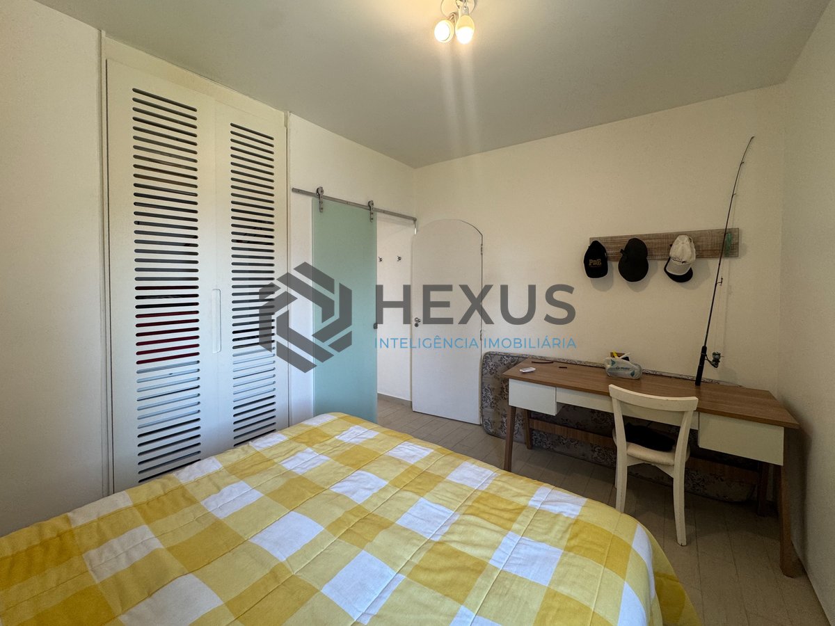 Foto 32 de Apartamento reformado frente mar com varanda na Praia das Pitangueiras, Guaruja