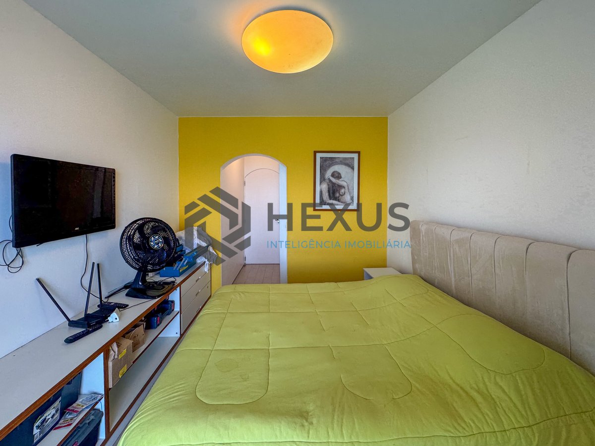 Foto 37 de Apartamento reformado frente mar com varanda na Praia das Pitangueiras, Guaruja
