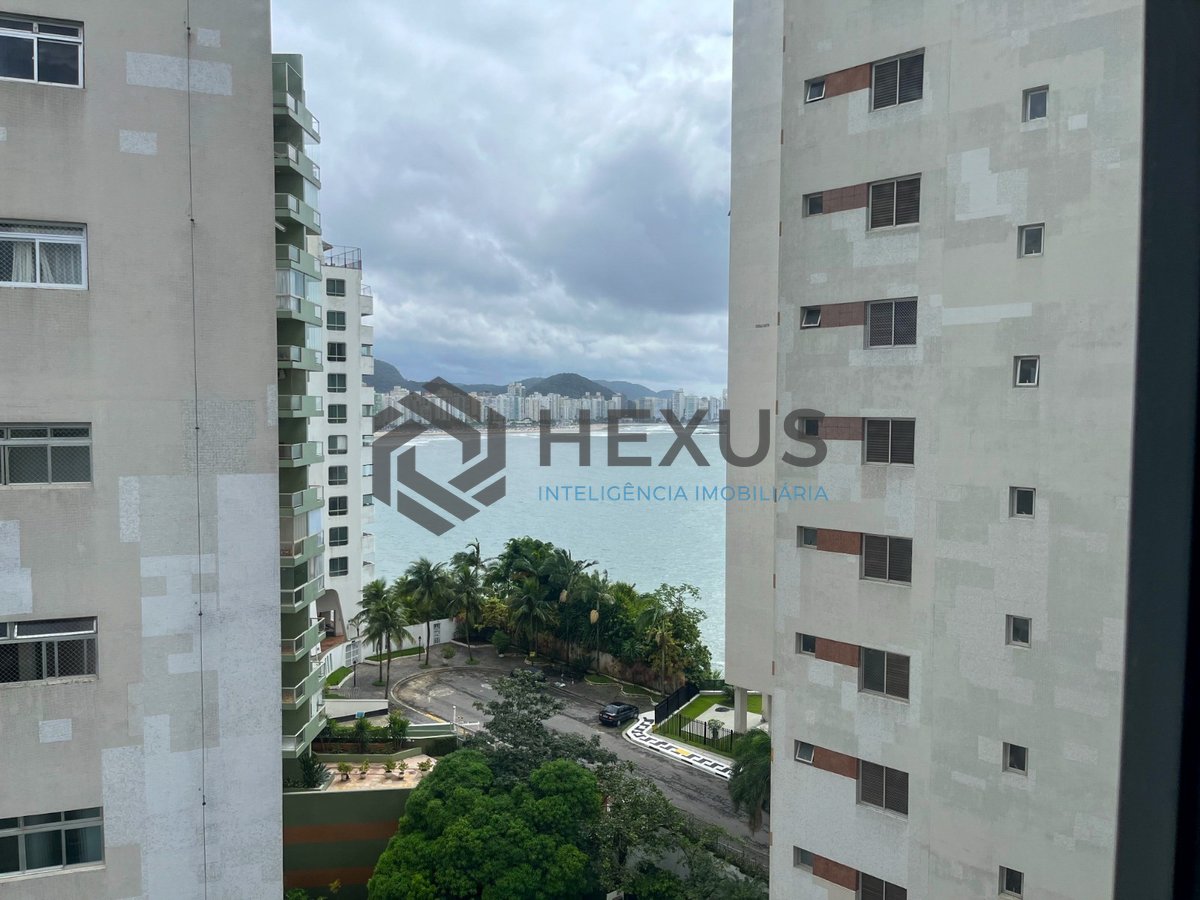 Foto 12 de Apartamento frente mar com varanda e lazer na Praia das Asturias, Guaruja