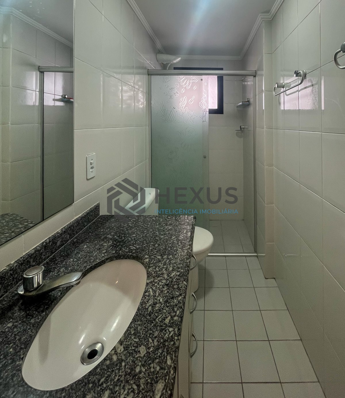 Foto 15 de Apartamento com varanda e lazer na beira mar da Praia das Asturias, Guaruja