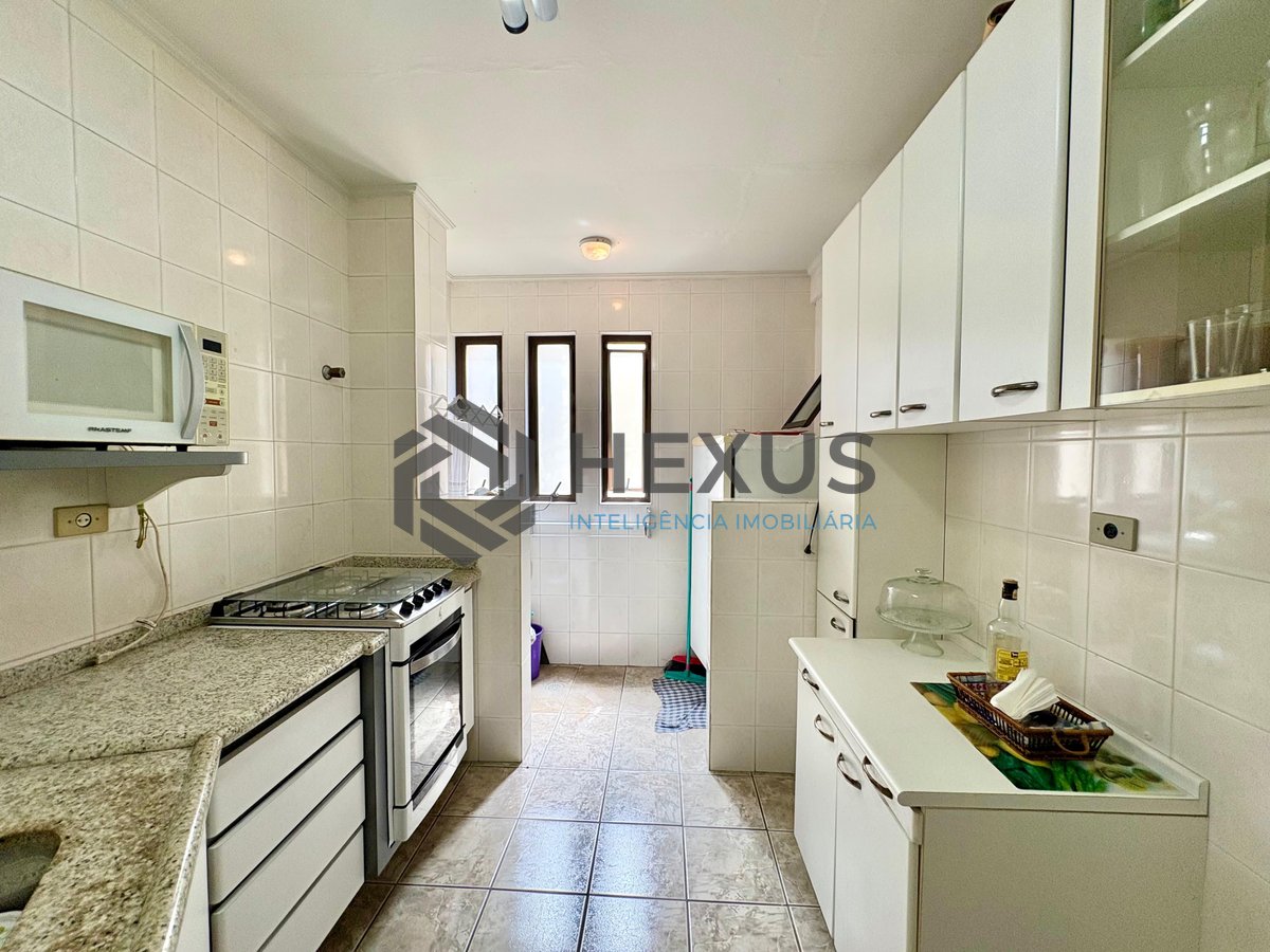 Foto 14 de Apartamento com varanda na Praia da Enseada, Guaruja