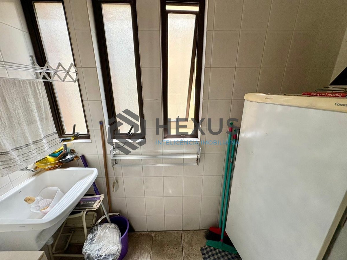 Foto 16 de Apartamento com varanda na Praia da Enseada, Guaruja