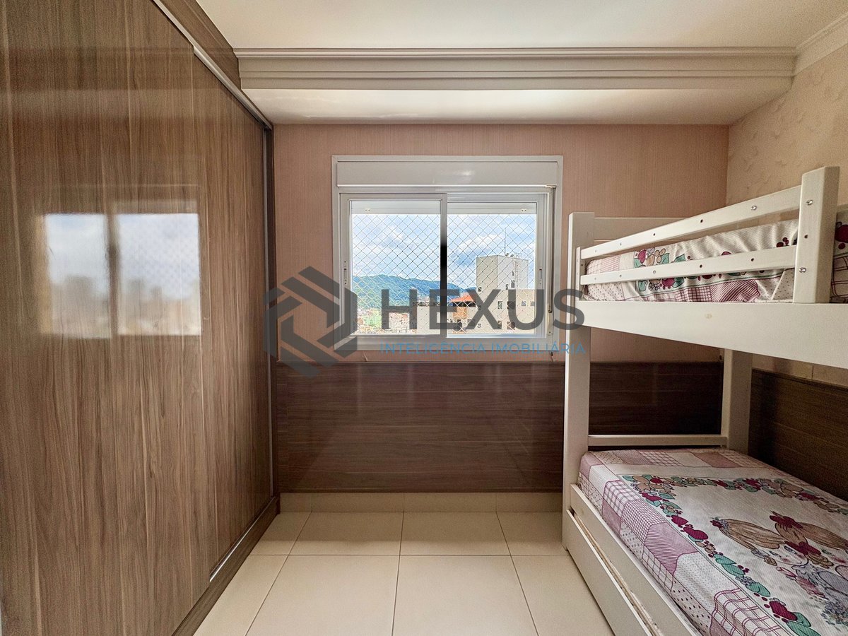 Foto 12 de Apartamento com varanda gourmet com vista mar e lazer de clube na beira mar da Praia da Enseada, Guaruja