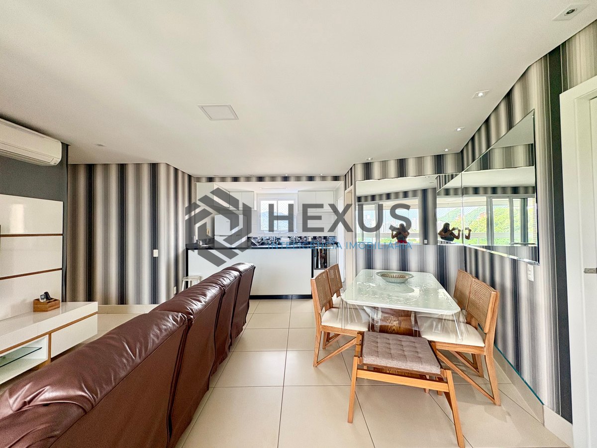Foto 6 de Apartamento com varanda gourmet com vista mar e lazer de clube na beira mar da Praia da Enseada, Guaruja