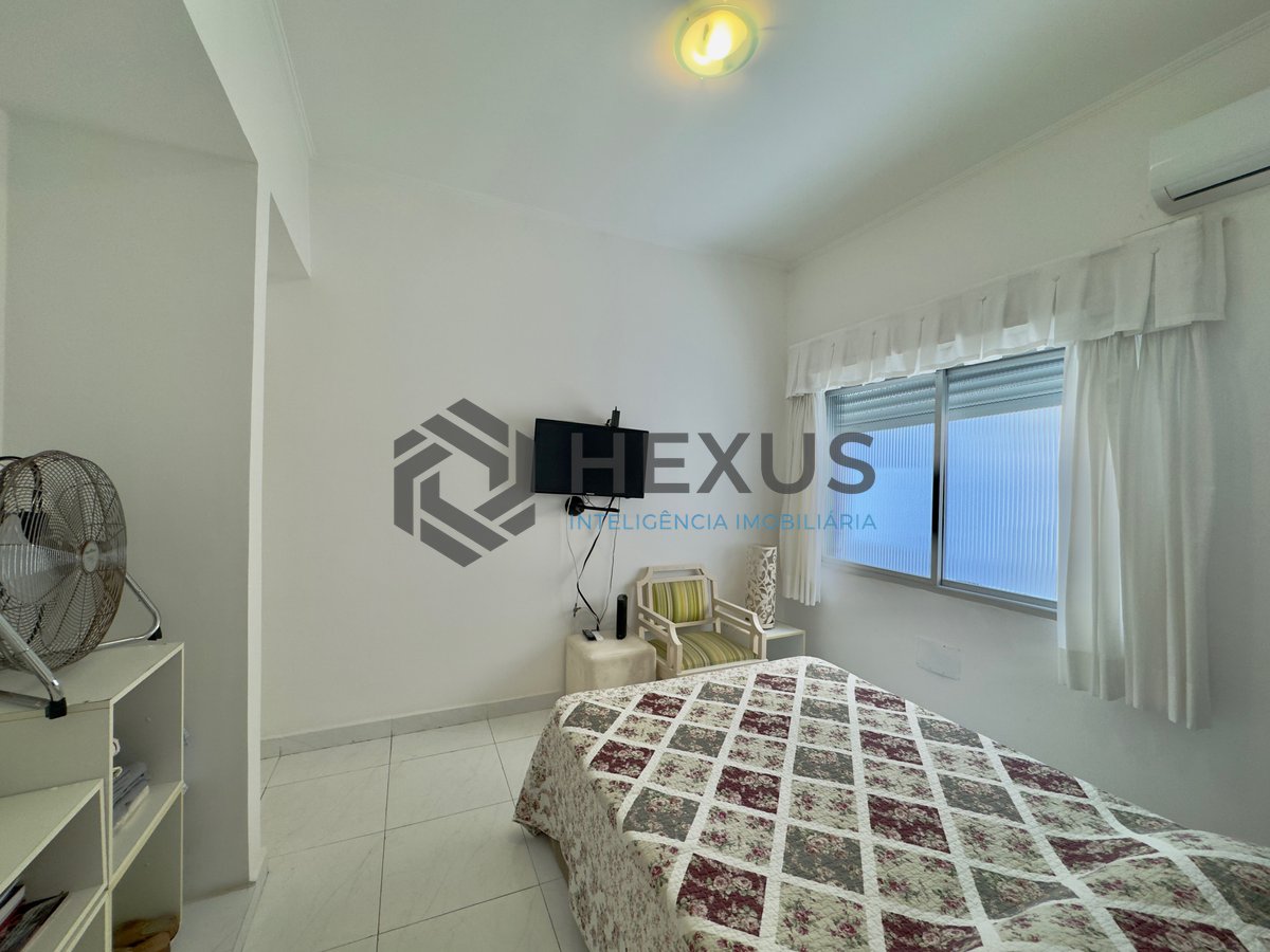 Foto 25 de Apartamento frente mar reformado com varanda e lazer na Praia das Pitangueiras, Guaruja