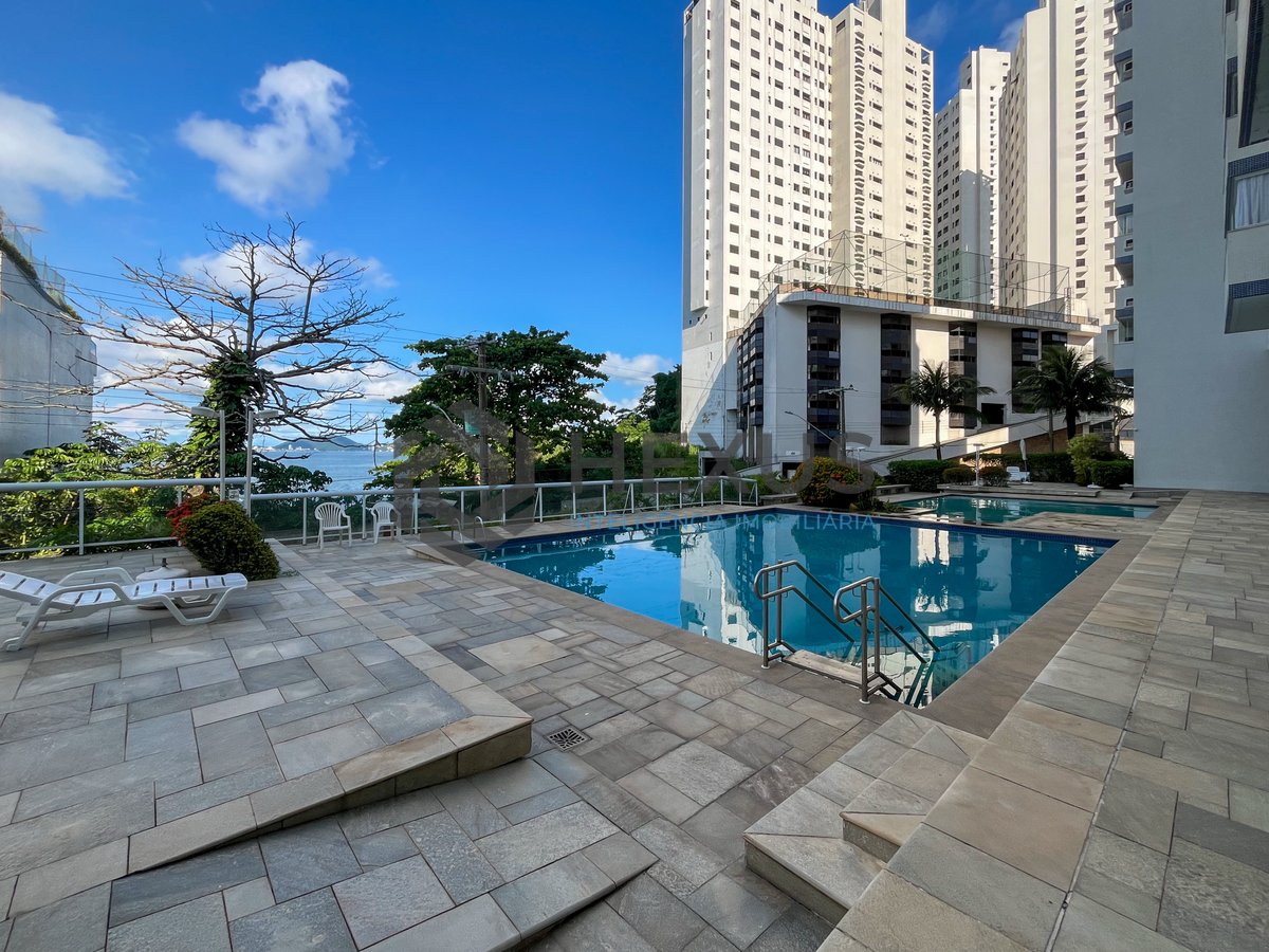 Foto 5 de Apartamento reformado com varanda vista mar e lazer na beira mar da Praia das Asturias, Guaruja