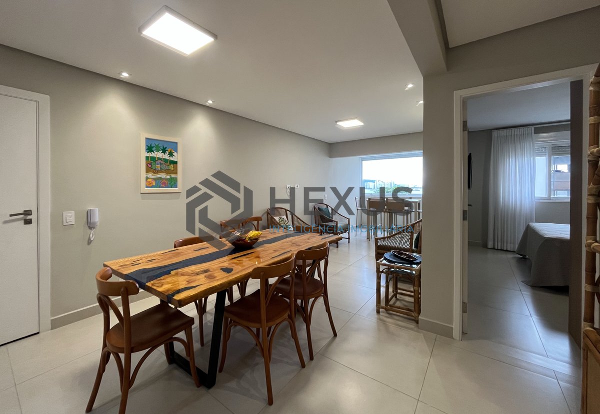 Foto 7 de Apartamento reformado com varanda vista mar e lazer na beira mar da Praia das Asturias, Guaruja